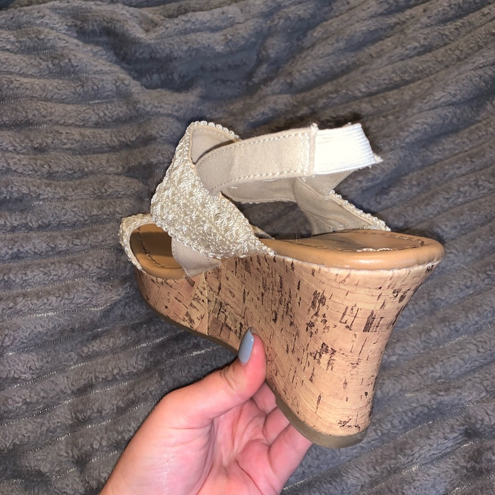 10 American Eagle Wedge Crotchet Heels - Picture 4 of 4